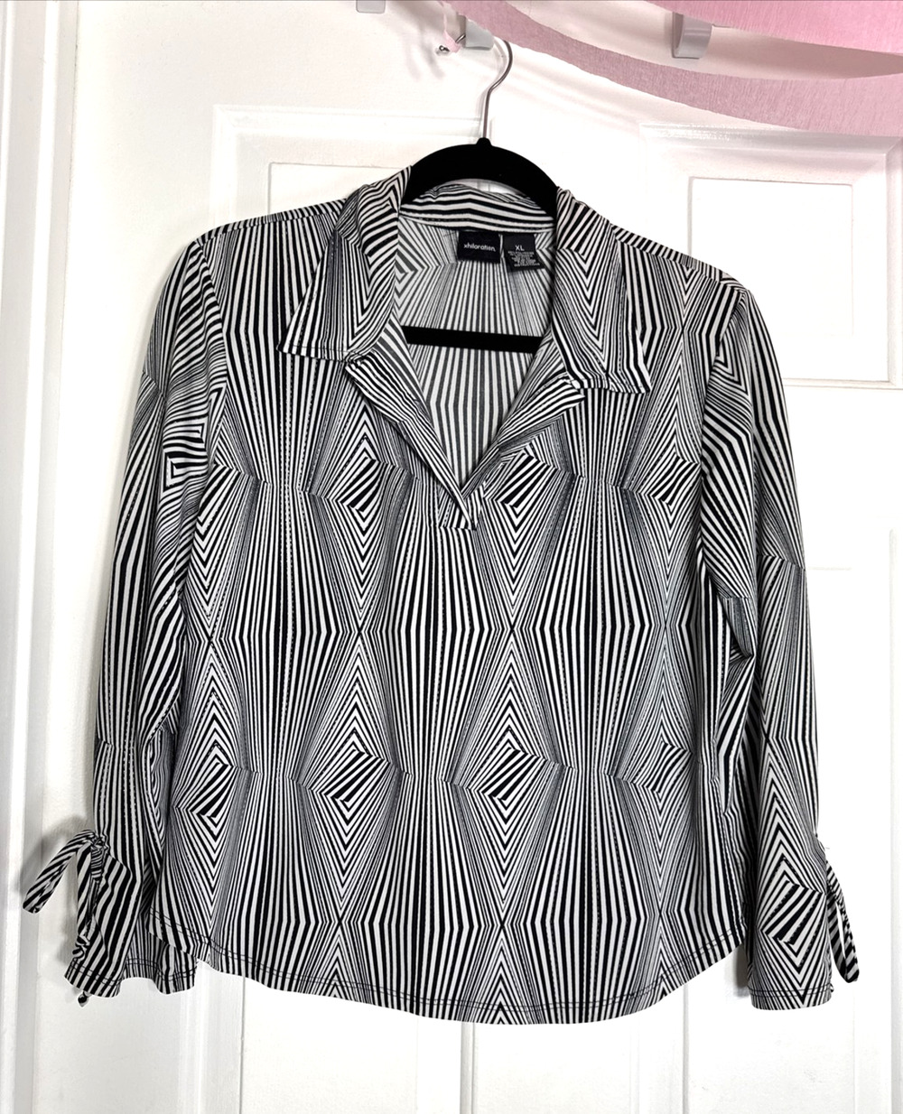 Black White Kaleidoscope Geo Print V Neck Tie Cuffs Lightweight Mod Retro Art XL